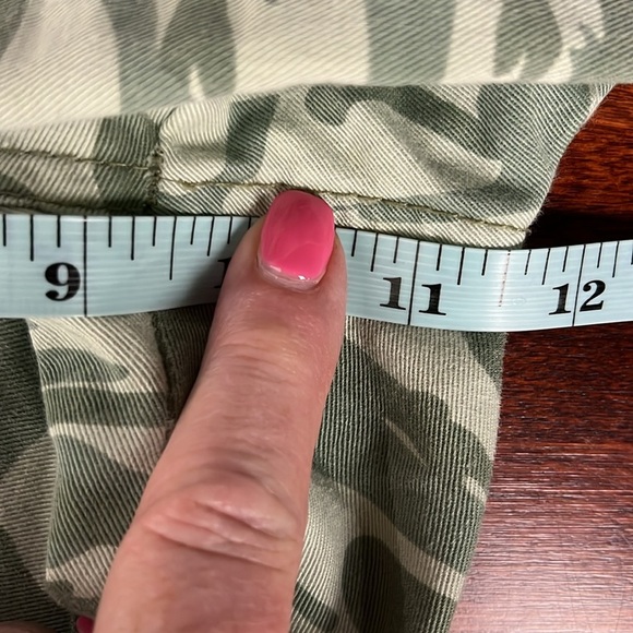 George & Martha Womens Camo Shorts 10 Shades of Green Button/Zip Fly Pockets EUC - Picture 13 of 15